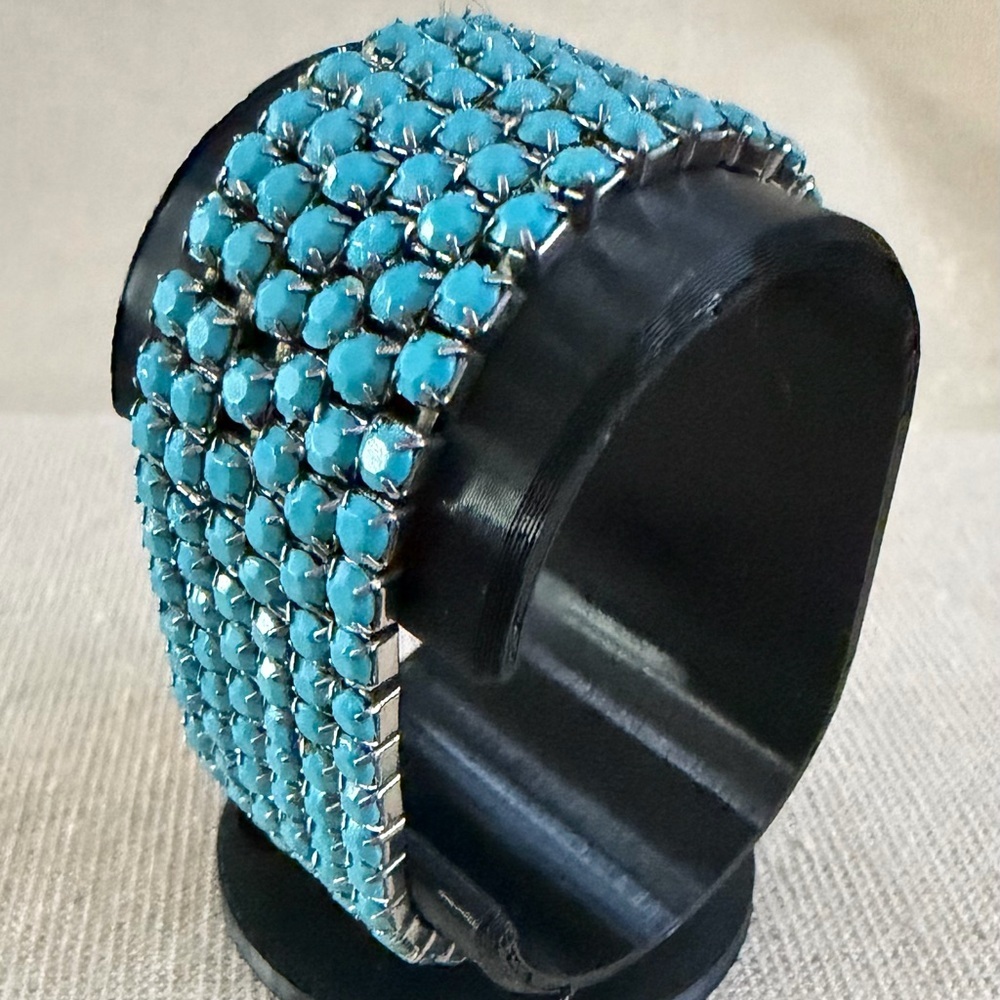Elegant Silver and Blue Bracelet Set - Picture 3 of 4
